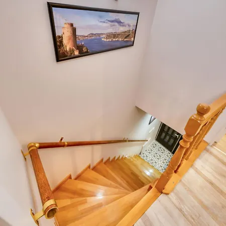 מלון Hagia Detached House 4*